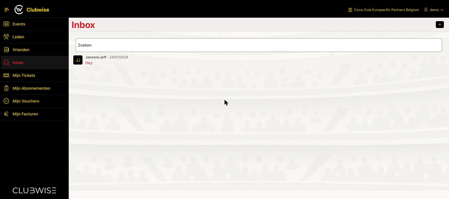 Het menu van een aangemelde gebruiker: Events, Leden, Vrienden, Inbox, Mijn Tickets, Mijn Abonnementen, Mijn Vouchers en Mijn Facturen.